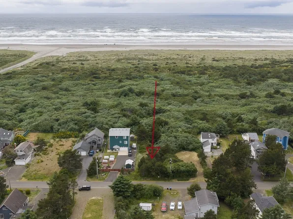 163 Sand Dune Avenue NW, Ocean Shores, WA 98569