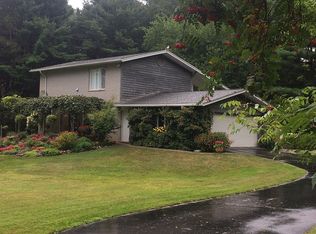 11681 Newman Rd, Brighton, MI 48114