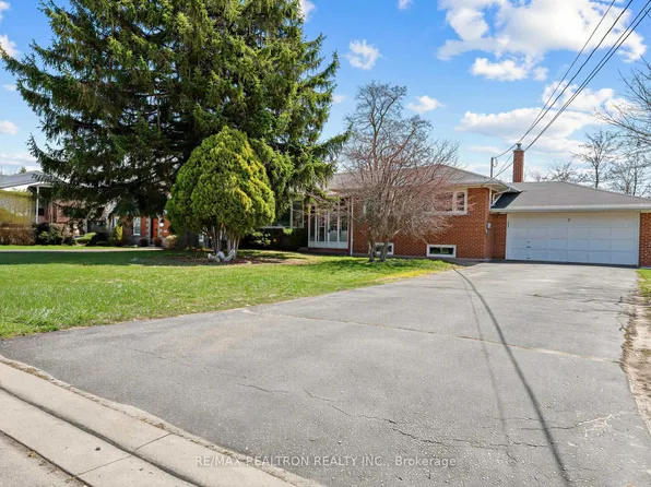 7 White Ave, Toronto, ON M1C 1P1