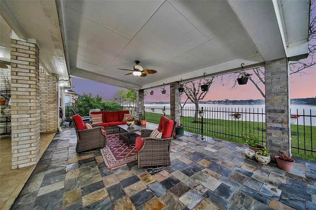 3831 Lakeridge Canyon Dr — Photo 1