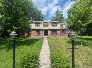 18750 Glenwood Blvd, Southfield, MI 48076