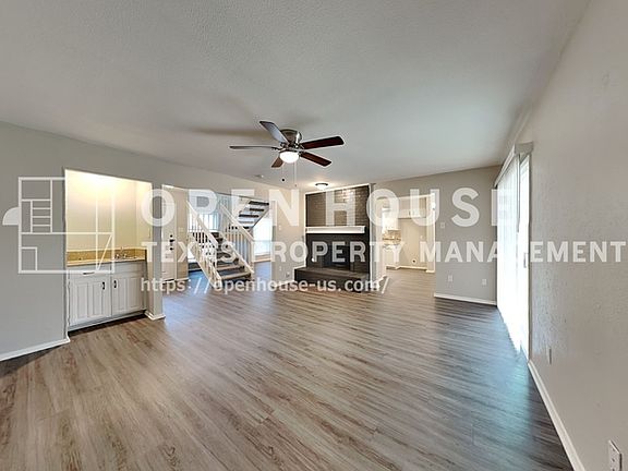 3rd image of 638 Santa Fe St