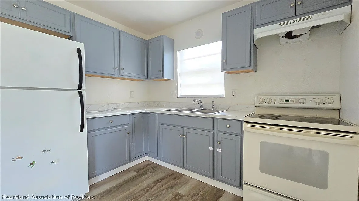 3 bed, 1.5 bath, 943 sqft, $1,350 — Photo 3