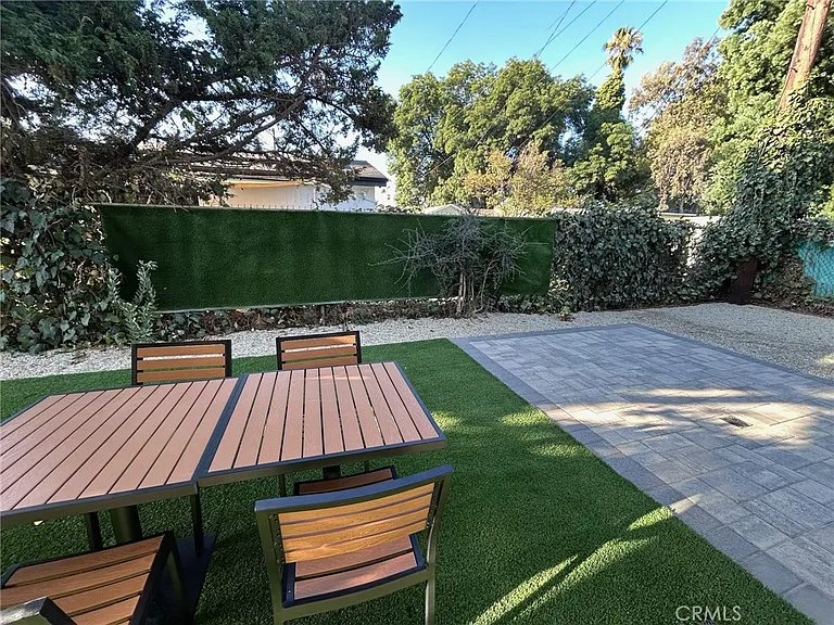 15803 Vose St — Photo 23