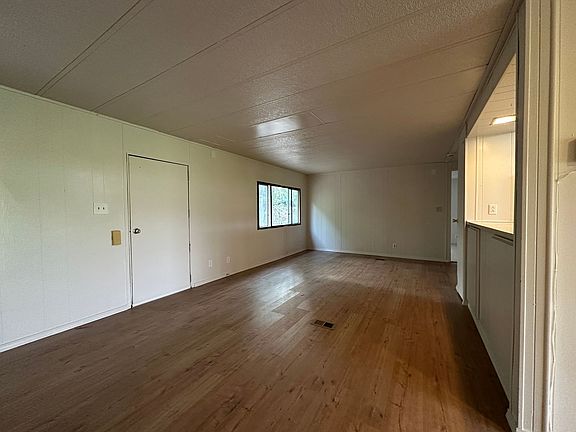 4th image of 2511 Hanna Ave