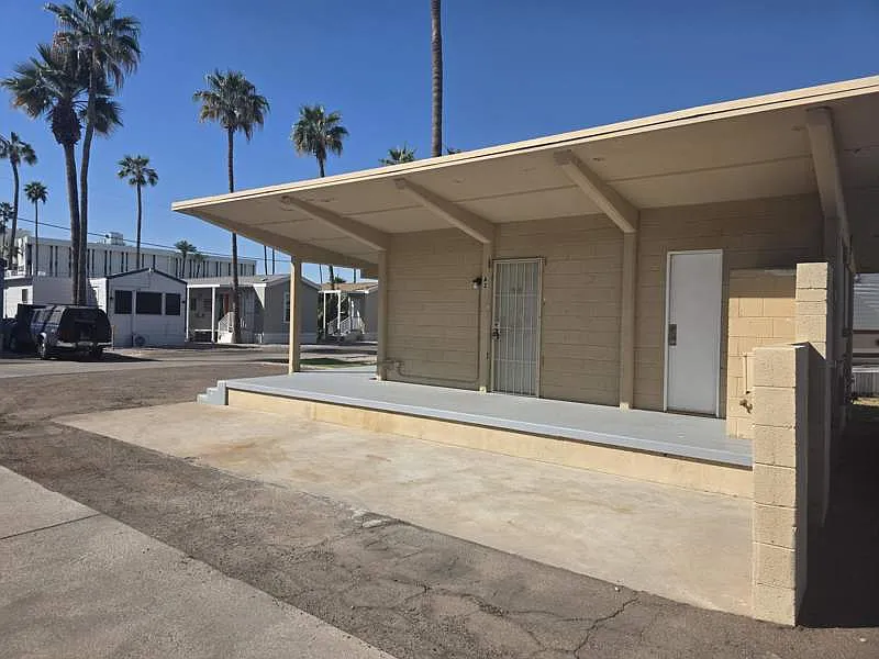1 bed, 1.0 bath, 520 sqft, $890 — Photo 2