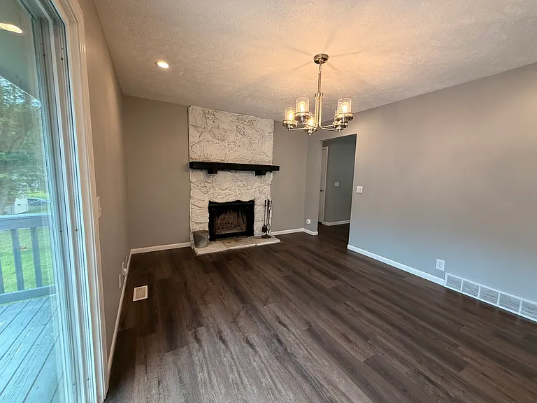 2307 Brighton Dr — Photo 8