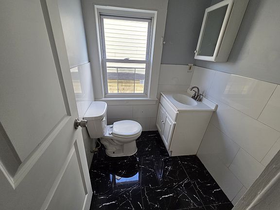4th image of 63 N Grove St