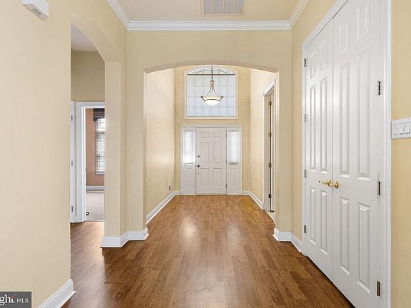 4th image of 35 Cassin Hill Rd