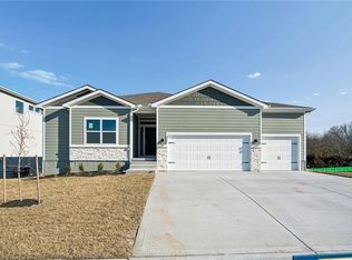 901 Reed Dr, Raymore, MO 64083