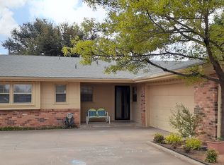 1201 8th St, Olton, TX 79064