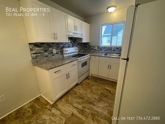 5th image of 701 Pearl St APT 5