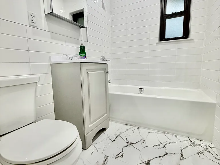 115 Stonelea Pl — Photo 5