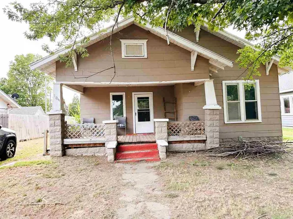 109 S 10th St, Tonkawa, OK 74653