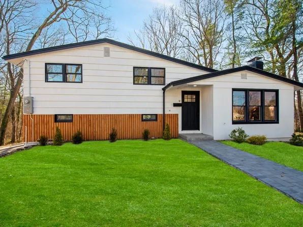 12 Mayfair St, Norwood, MA 02062