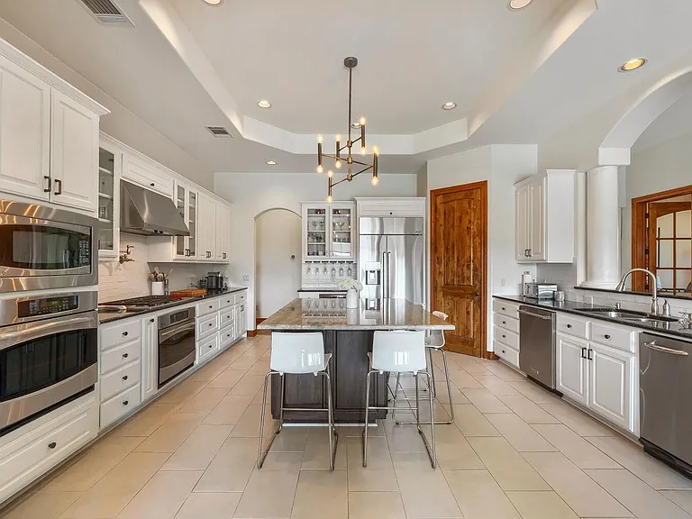 701 Hurst Creek Rd — Photo 9