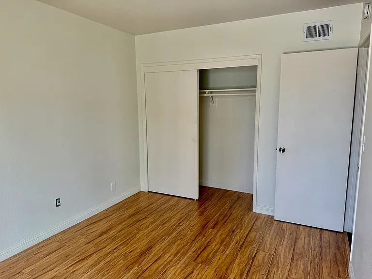 925 Grand Ave #925 — Photo 5