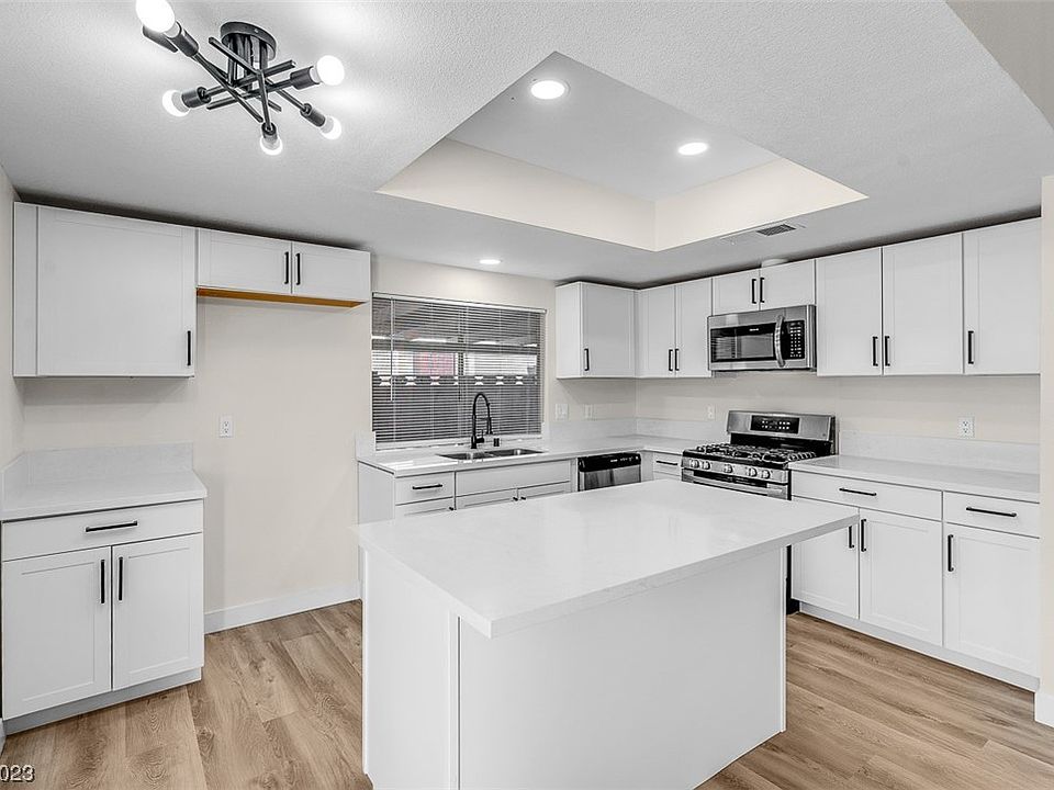 1st image of 2605 Congress Ave