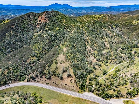 3rd image of 401 Watertrough Rd