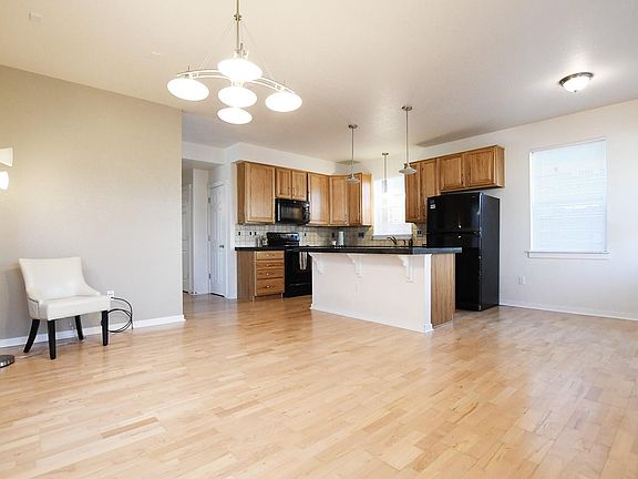 4th image of 2608 N Geneva St