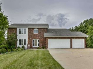 22005 Westwind Dr, Elkhorn, NE 68022