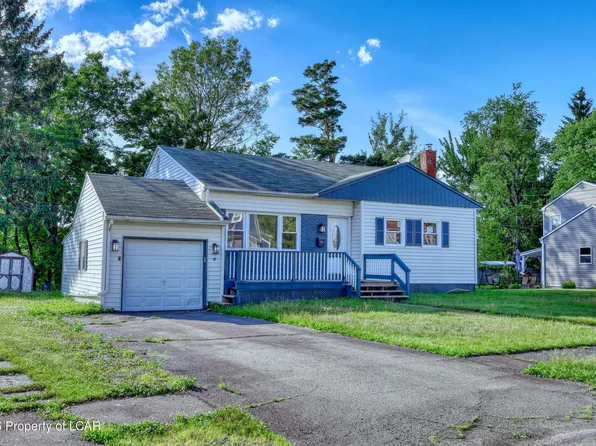 8 Park Ln N, Mountain Top, PA 18707