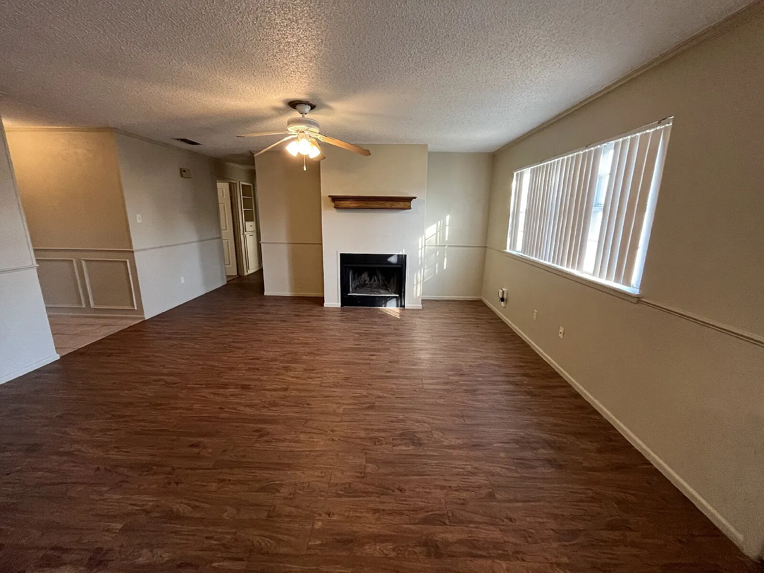 3 bed, 2.0 bath, 1289 sqft, $1,250 — Photo 3