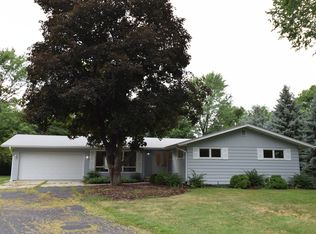 2576 Crystal Dr, Joliet, IL 60435