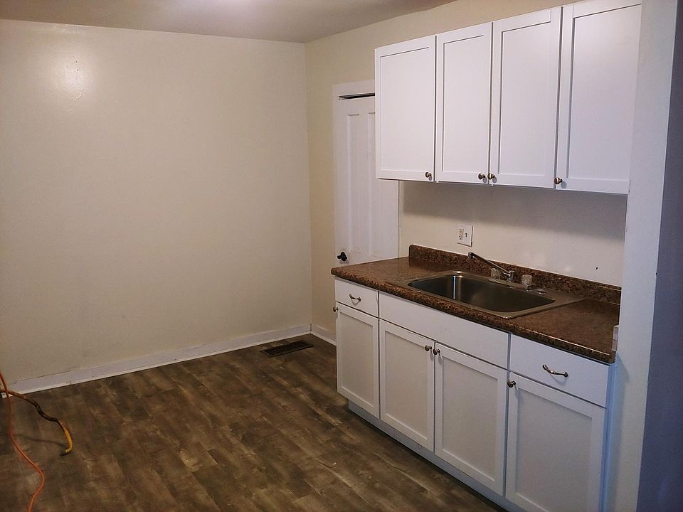 2nd image of 263 Morton Ave APT 1