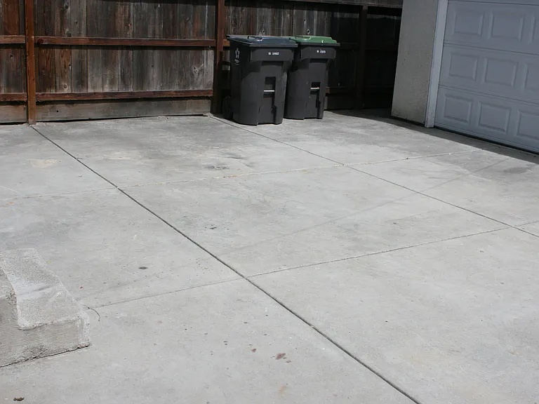 1460 Oxford Way — Photo 17
