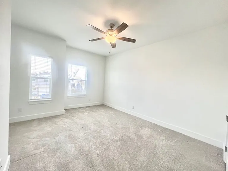 107 Date Palm Ln — Photo 10
