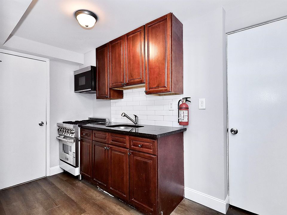 2nd image of 507 Palisade Ave #1