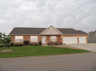 358 Sleeping Indian Dr, Freeburg, IL