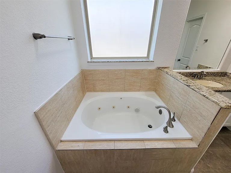 2814 Bay Springs View Ct — Photo 26