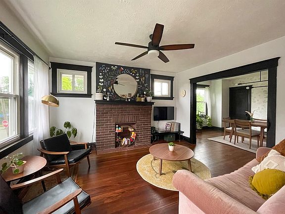 3rd image of 1711 Waltham Ave