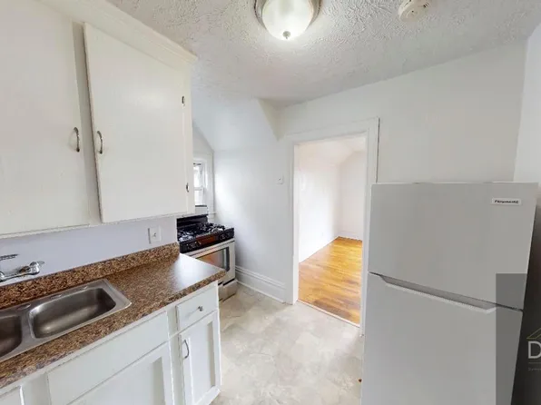 129 S Hosmer St APT 3, Lansing, MI 48912