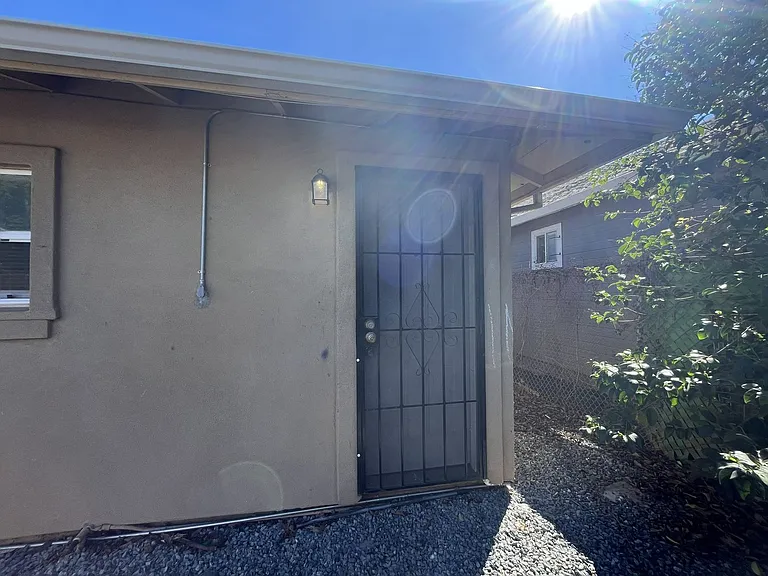 1044 Los Robles Blvd #B — Photo 22