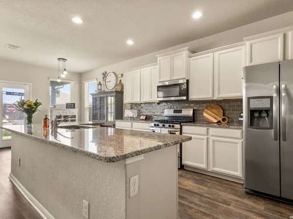 410 MOONVINE WAY, New Braunfels, TX 78130