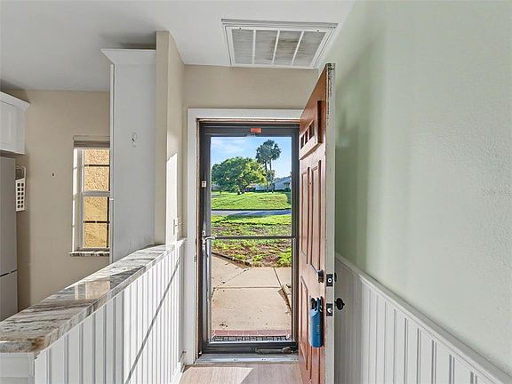 3rd image of 11430 Carriage Hill Dr APT 4