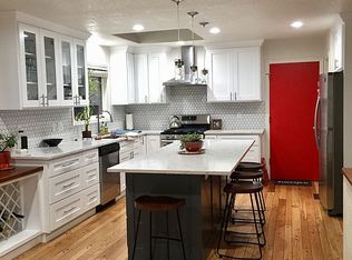 4937 SW Humphrey Park Rd, Portland, OR 97221