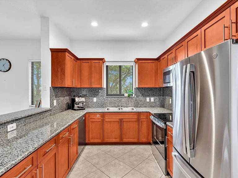 2414 Venetian Way — Photo 11
