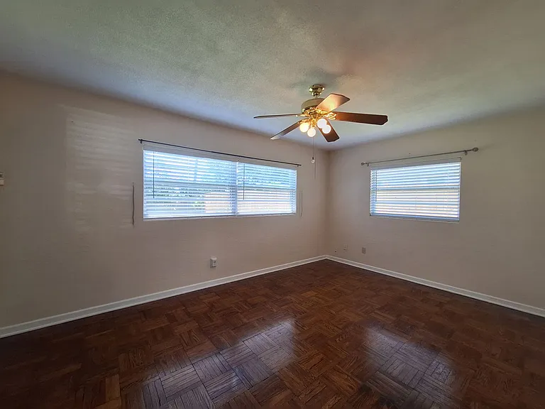 4006 Bayfront Pkwy — Photo 21