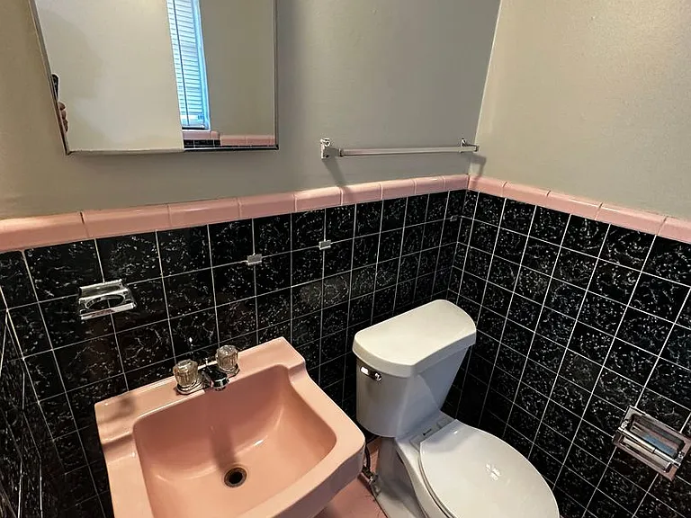1317 SW 68th St — Photo 31