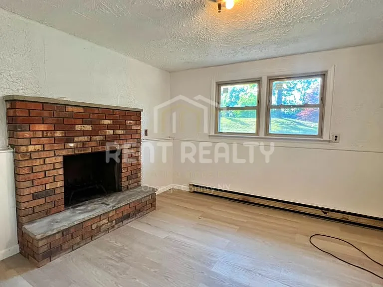 246 Skyline Dr — Photo 3