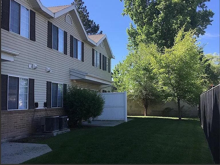 Riverview Townhomes — Photo 15