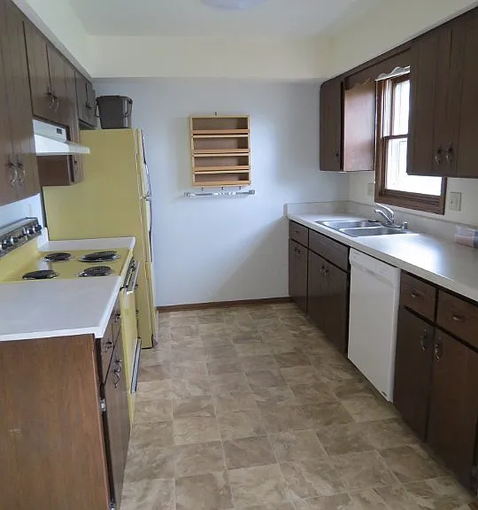 5306 Manitowoc Pkwy — Photo 2
