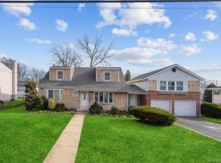 145 Washington Ave, Deer Park, NY 11729
