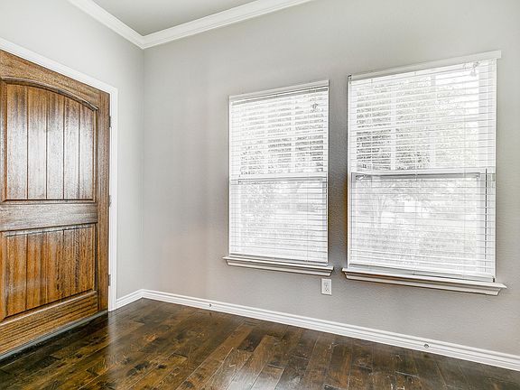 3rd image of 3417 W 6th St