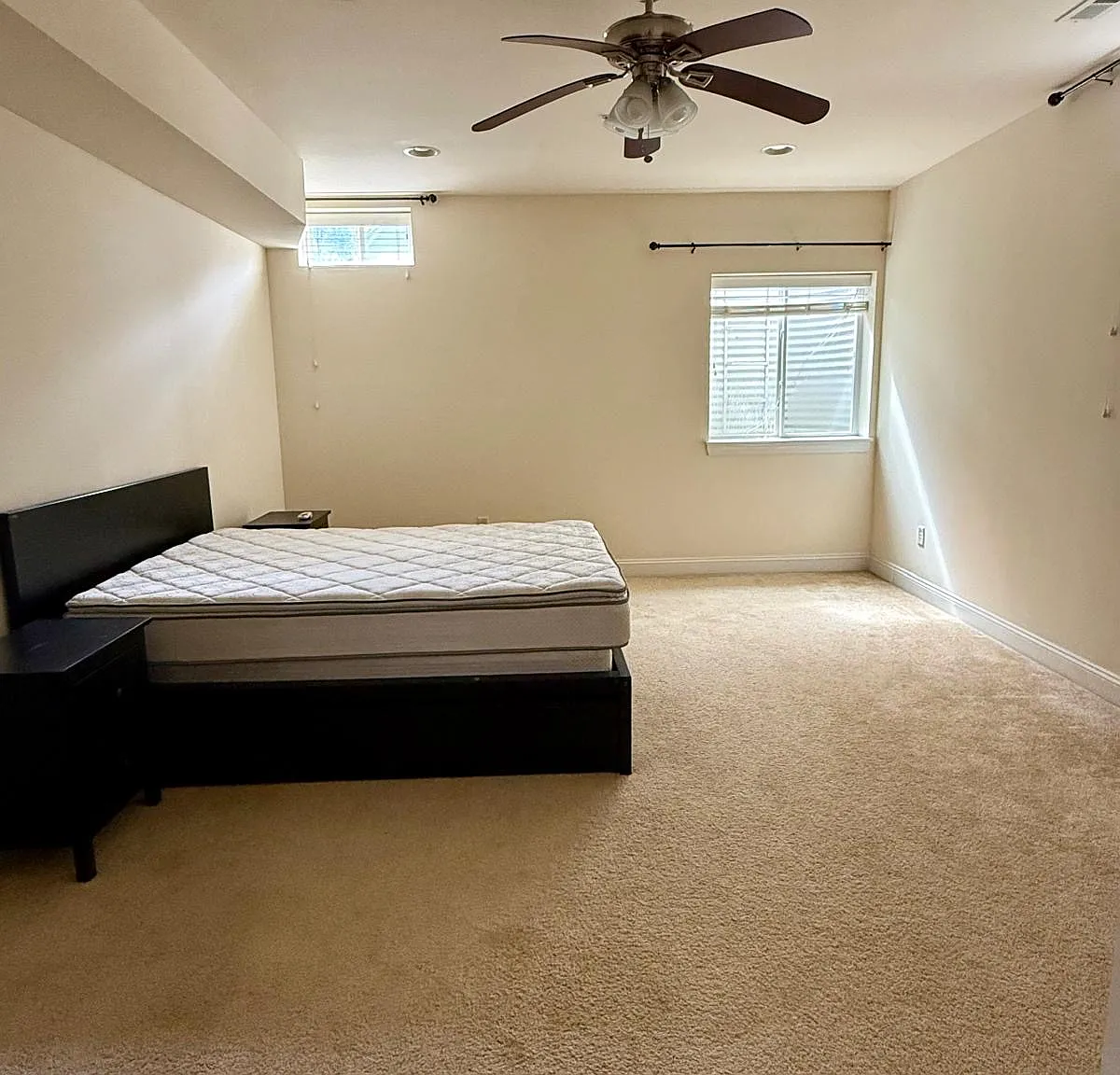 2 bed, 1000 sqft, $1,900 — Photo 1
