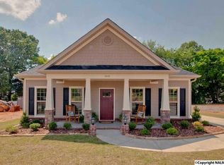 2611 Mountain Stream Way SE, Owens Cross Roads, AL 35763